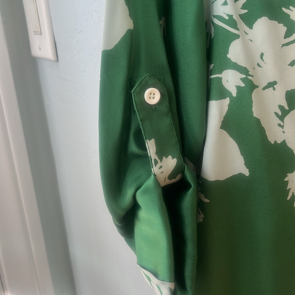 3/4 sleeve silk button down - Picture 4 of 5
